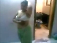 Домашние чертовски Northindian грудастую Aunty с ее выгодную