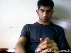 Super Cute Indian Guy wichst auf Cam - Teil 1