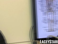 LACEYSTARR - Arzt GILF isst Pascal White cum nach dem Sex