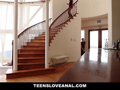 TeensLoveAnal - Prénoms d'ami GF avec SEXE anal