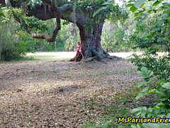 Ms Paris encontra voyeurs no parque