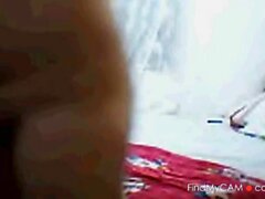 Philippine se masturbe sur la webcam