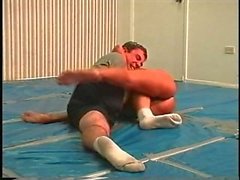 Wrestling misturada nas esteiras - Jill vs Brett 2