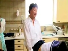 Японский групповой секс с лизанием киски и траханием