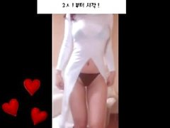 Big Tits coreano menina Strip1