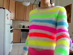 Big boob brunette masturbates on webcam