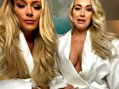 Erstaunliche blonde deutsche Webcam Milf High Heel Masturbation