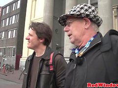 Fin Amsterdam hooker cumsprayed på kamera