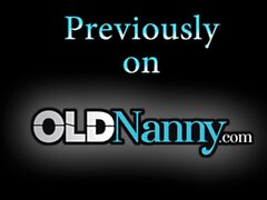 Oldnanny Solo Grandma Amanda Fingering hänen märkä pussy