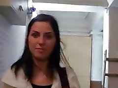 Serré femme Czech de Meg magie clignote nibards