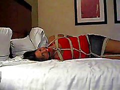 Sexy del sturuggles dilettantistiche hogtie nudi