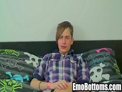 Emo ragazzo Taylor riproduzione L'agguerrita con il il suo duro cock_1