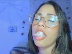 Nerd Babe Loves To Do Deepthroat Cock