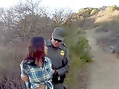 Мексиканский подросток едет патруль