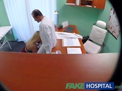 FakeHospital nuova infermiera ha doppia sborrata dai il medico eccitati