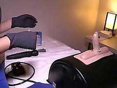 Пациент становится доил в Sybian