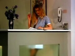 Französischer Porno - Voller Film - la Doctoresse a de Gros Nichons