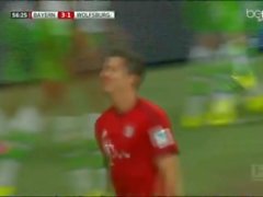 Wolfsburgissa girl 9. minuutin kuluessa blowjob ja cum Guardiolan ja Lewandowskia