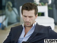 Tushy Hot секретарь Катя Англии Возвращает Анальный секс от клиента