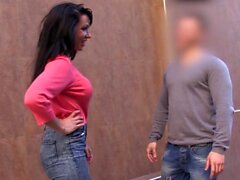 MILF Spanish Pornstar Suhaila séduit dur guy amateur et