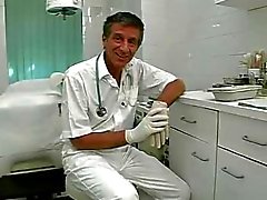 Que el médico está adicto al sexo