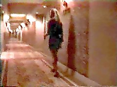 Rubio follada por vigilante en un hotel ! ( El cornudo )