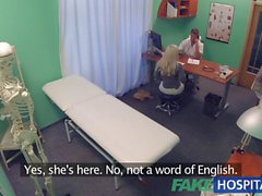 Fake Hospital Babe italiano quente com grandes mamas tem orgasmos múltiplos intensos