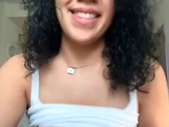 Chat de amor grandes tetas morenas masturbándose para cam