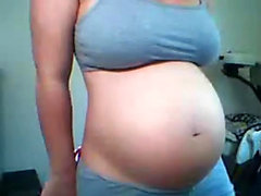 ragazza preggo in webcam