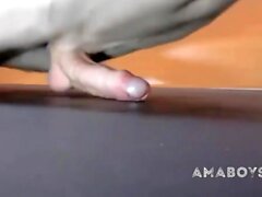 Pushups corculando o orgasmo cum 4