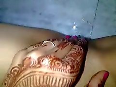 Indian Married di una ragazza con dito nel prima notte di