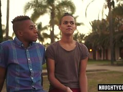 jovencitos latinos interracial y corrida en el culo