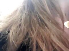 Amateur Redhead masturbiert und gibt dann einen Blowjob