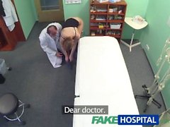 FakeHospital médico recebe apenas o que ele queria do paciente quente