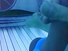 Public jerk in the tanning salon (no Cum)