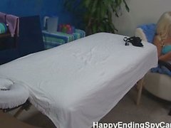 Sappige Teen Massage meisje gevangen op Spy Cam !