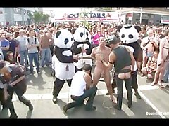 Шести assless Панды общественной Злоупотребление Ясон Миллер на Фолсом-стрит