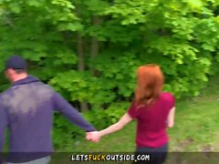 Petite Redhead Ormanda Becerdin - Dışarıda Sikelim
