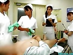 Nurse Sucer patients de coq Riding en Him Sperme Afin du préservatif sur le bâti dans The Surgery