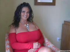 Kurvenreiche Brünette in einem sexy, roten Kleid stöhnt, während er in ein Hotelzimmer knallt (neu! 27. Jan 2022) - SunPorno