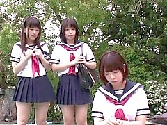 As estudantes japonesas Petite amo threeway