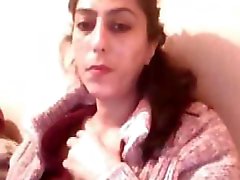 De brunette Belle Femmes Rondes turque le sa webcam exhibant son corps potelé