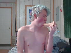 blåhåriga twink spelar på cam