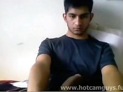 Guy Indian Super Cute masturbe sur Cam - Partie 1