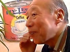 Vanhan miehen Kauniit japanilaiset MILF - Erotic Yumi Kazaman