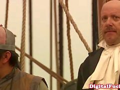 Красивейшая блондинки порнозвезда Кармен Luvana в знаменитом порно фильм « пиратами »
