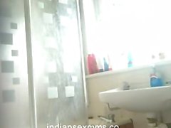 Горячие Indian Girl скрытых ванной Nude клипа Скандал