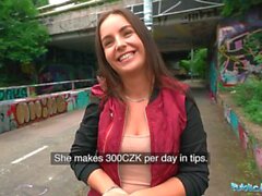 Öffentliche Mittel Lenna Ross liebt hart in einem Tunnel ihre Muschi gefickt