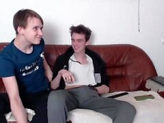 Britisches Gay-Amateur-Vorsprechen und Masturbation