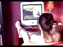 Jade эякуляцией время за просмотром порно в домашних